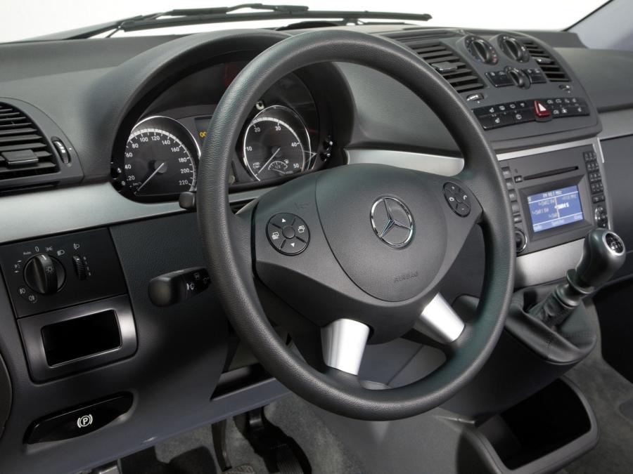  Mercedes-Benz Viano 2010 года  (фото 30 из 32)